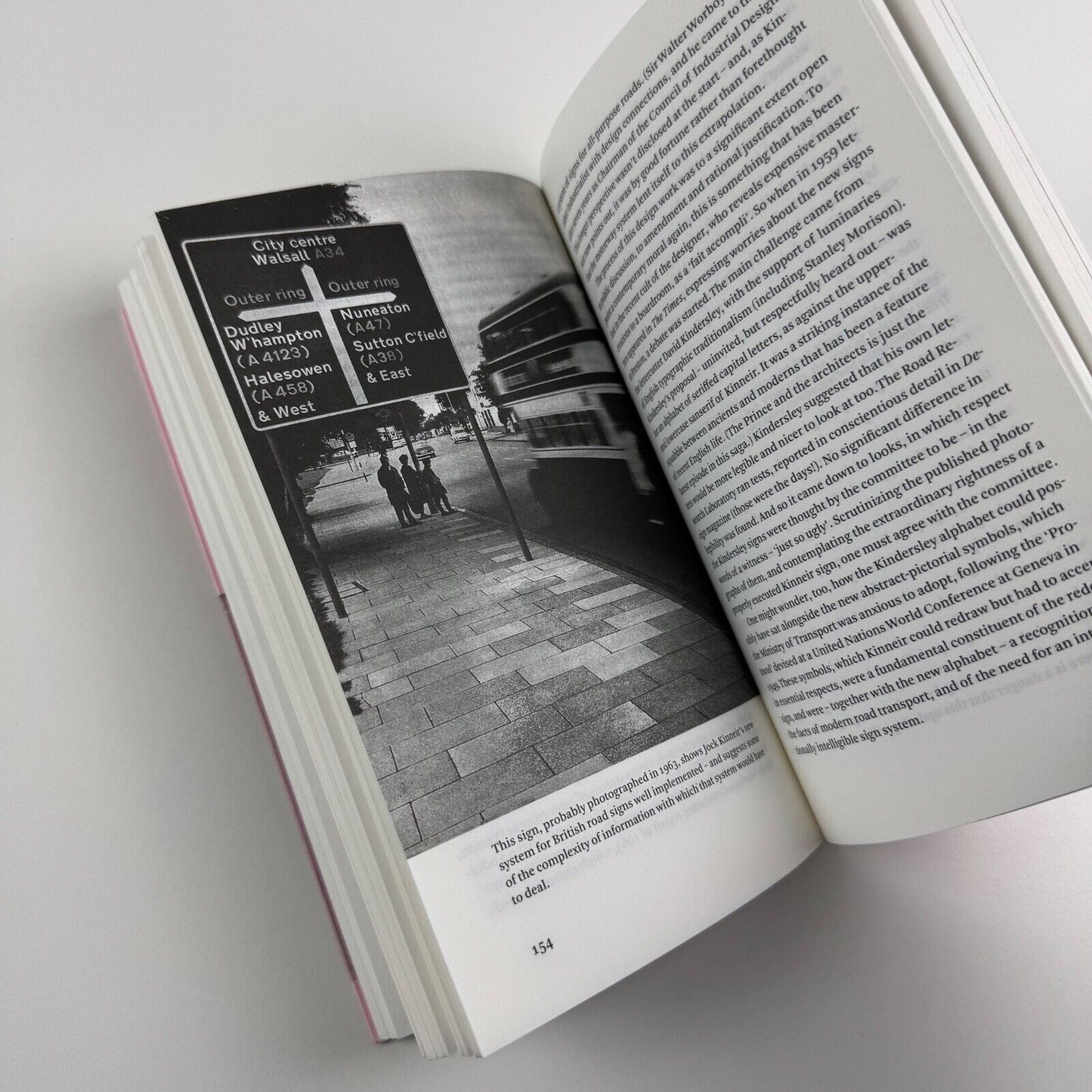 Unjustified texts perspectives on typography by Robin Kinross. Hyphen Press, reprint 2011