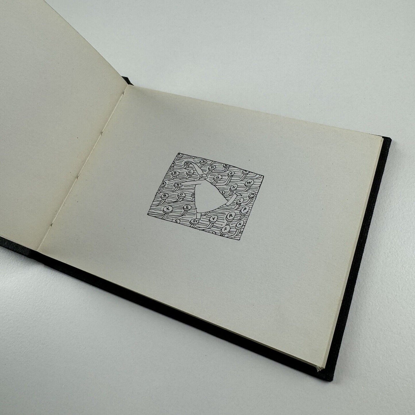 Le Message. Miniature book by Jean-Michel Folon with Giorgio Soavi | Olivetti, 1967