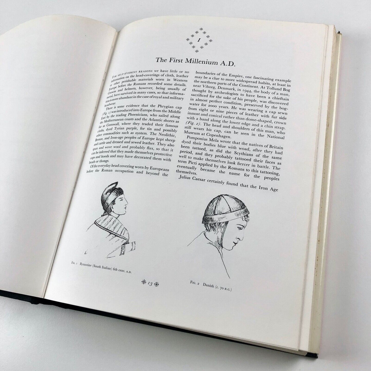 Hats: A History of Fashion in Headwear by Hilda Amphlett | Richard Sadler, 1974