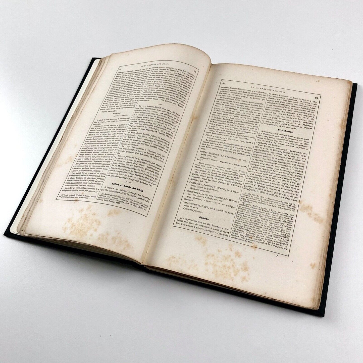 Essai typographique et bibliographique de l'histoire de la gravure sur bois. Pour faire suite aux costumes anciens et modernes de César Vécellio by A.F. Didot | César Vécellio, 1863