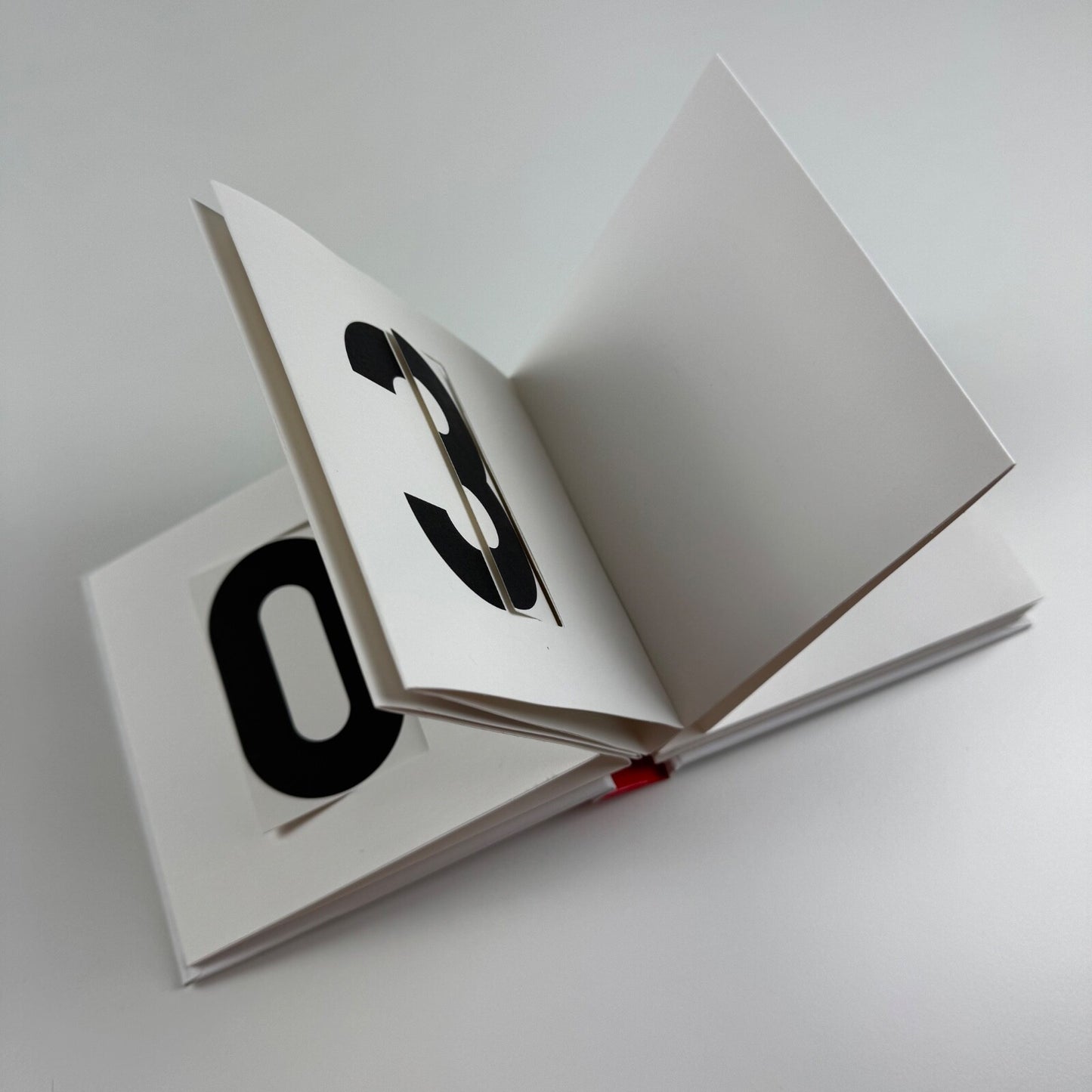 10 Pop-Up by Marion Bataille. 3D pop up book. First American edition in slipcase | Roaring Book Press, 2011