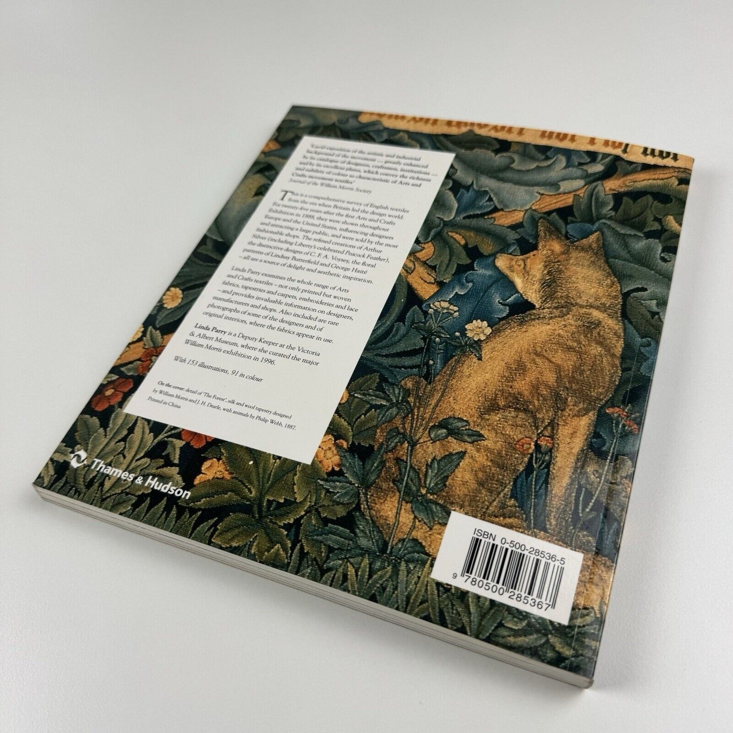 Textiles of the Arts & Crafts Movement by Linda Parry | Thames & Hudson, 2005 new edition