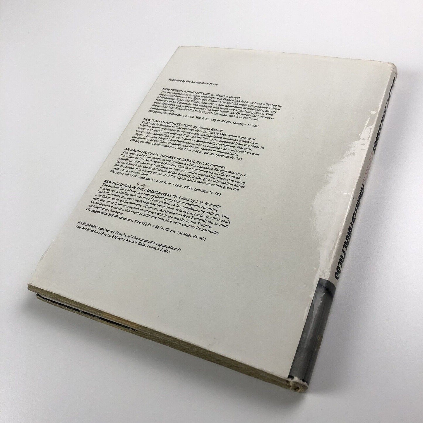 Inscape. The design of interiors edited by Hugh Casson | Architectural Press, 1968