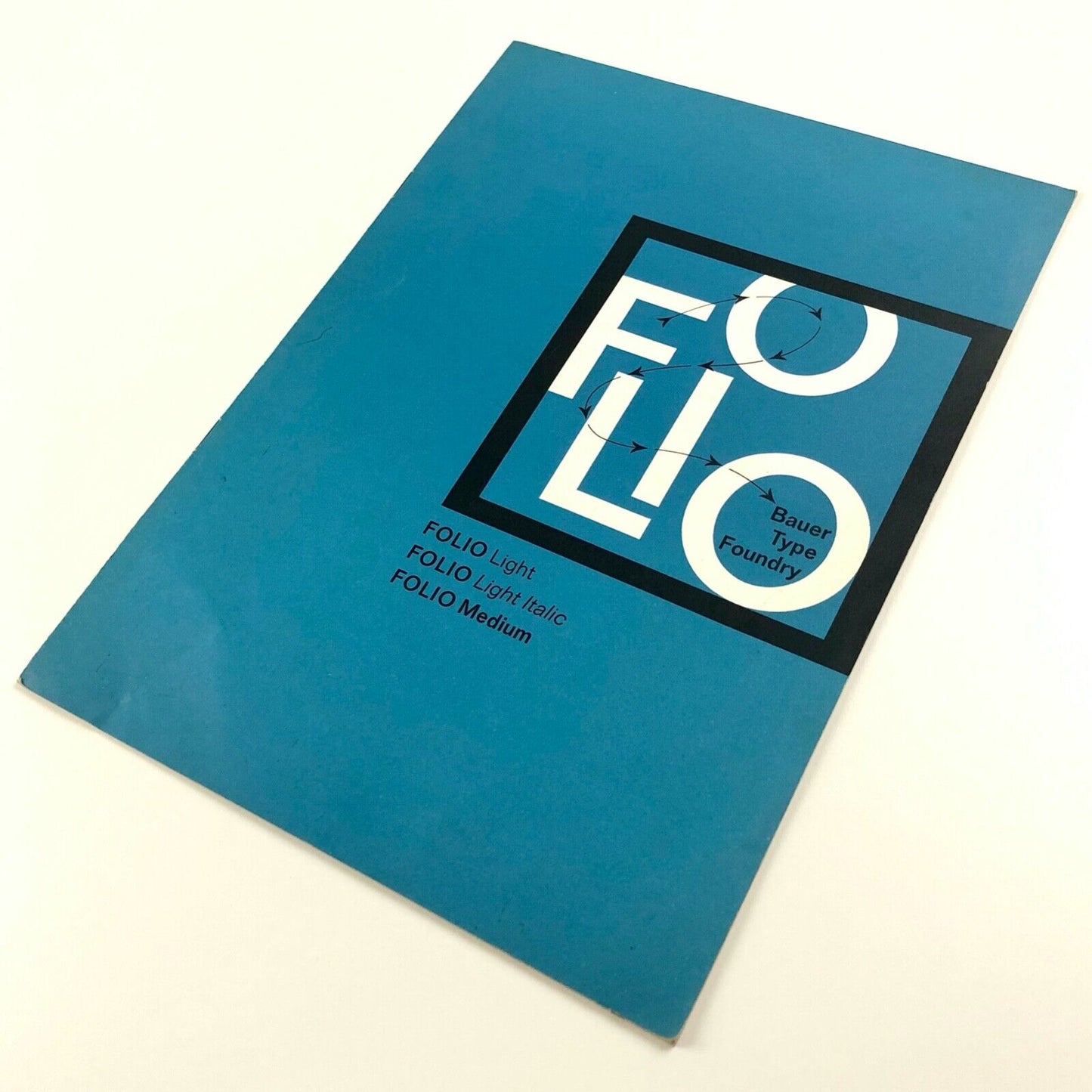 Folio Light, Light italic, Medium | Type specimen brochure, Bauer Type Foundry, undated