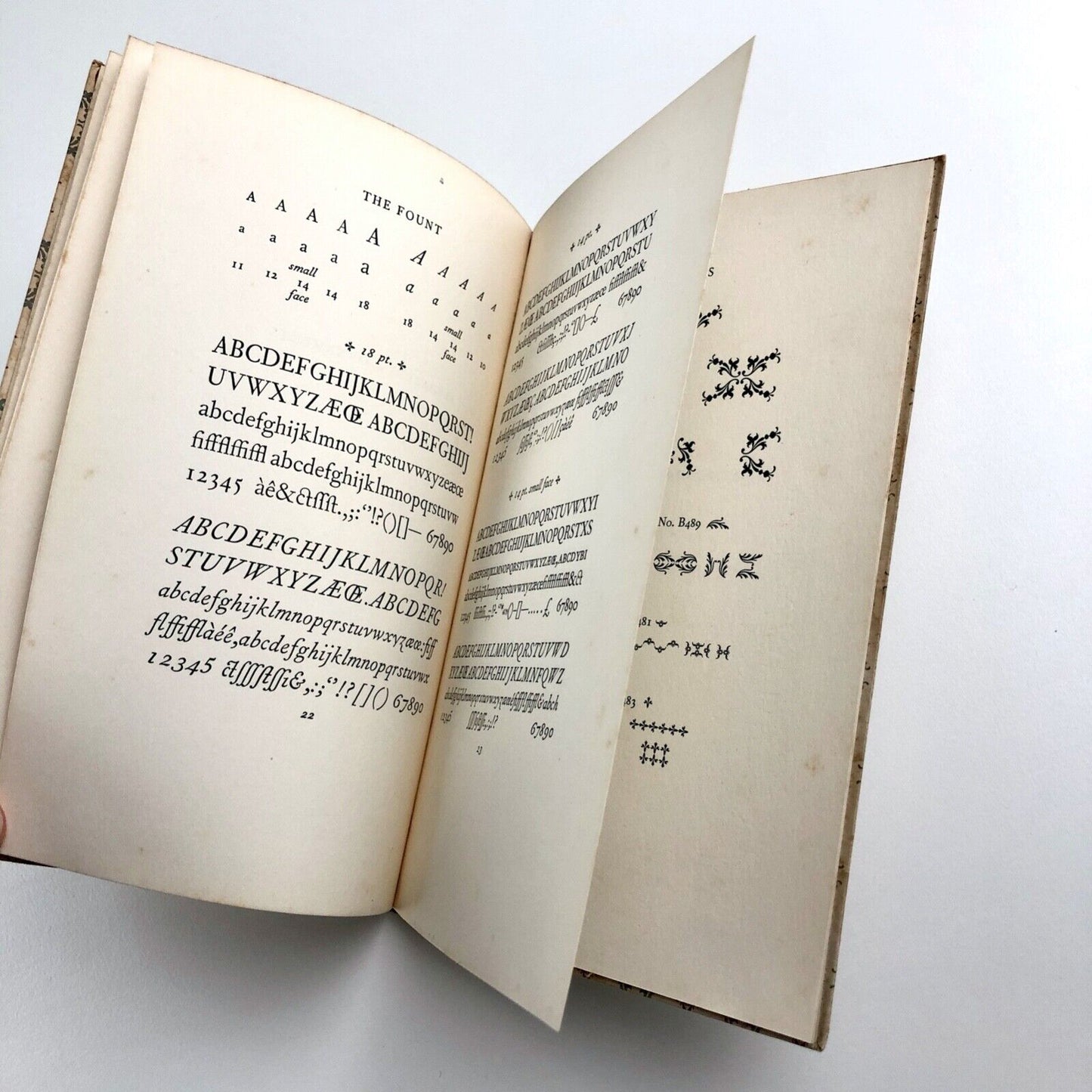 Fournier: A Specimen of a Classic Type | Lanston Monotype reproduction, 1927