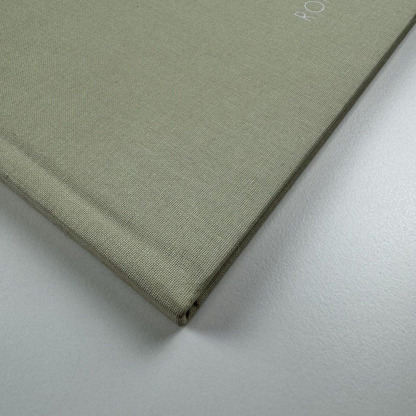 Bird. Roni Horn catalogue | Steidl Hauser & Wirth, London 2008