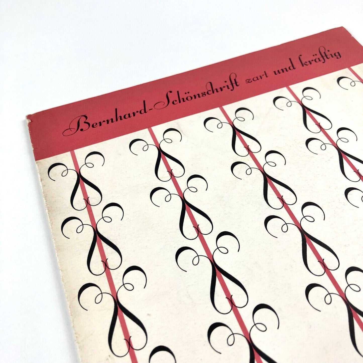 Bernhard-Schönschrift zart und kräftig type specimen folder and inserts | design by Lucian Bernhard | Bauersche Giesserei, undated