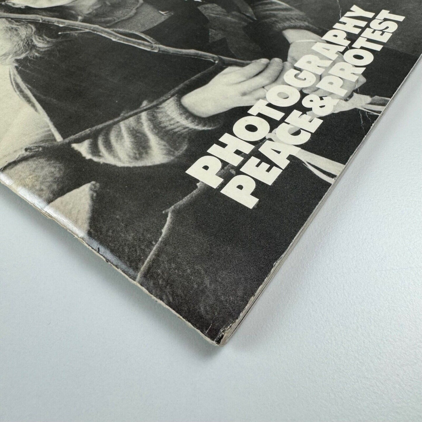 Ten.8 Quarterly photographic journal, No. 10, 1983. Photography Peace & Protest. Arts Council of Great Britain. Includes article on CND