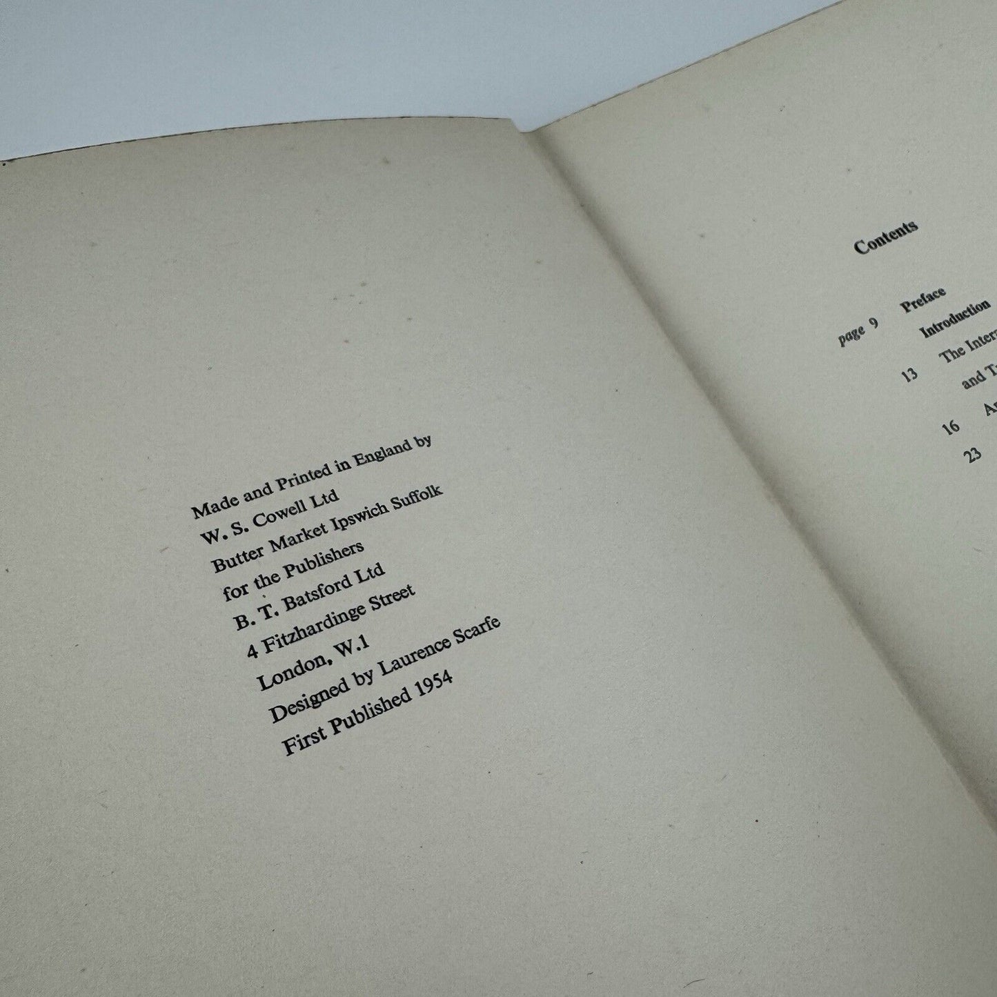 Alphabets – compiled by Laurence Scarfe | Batsford, 1954