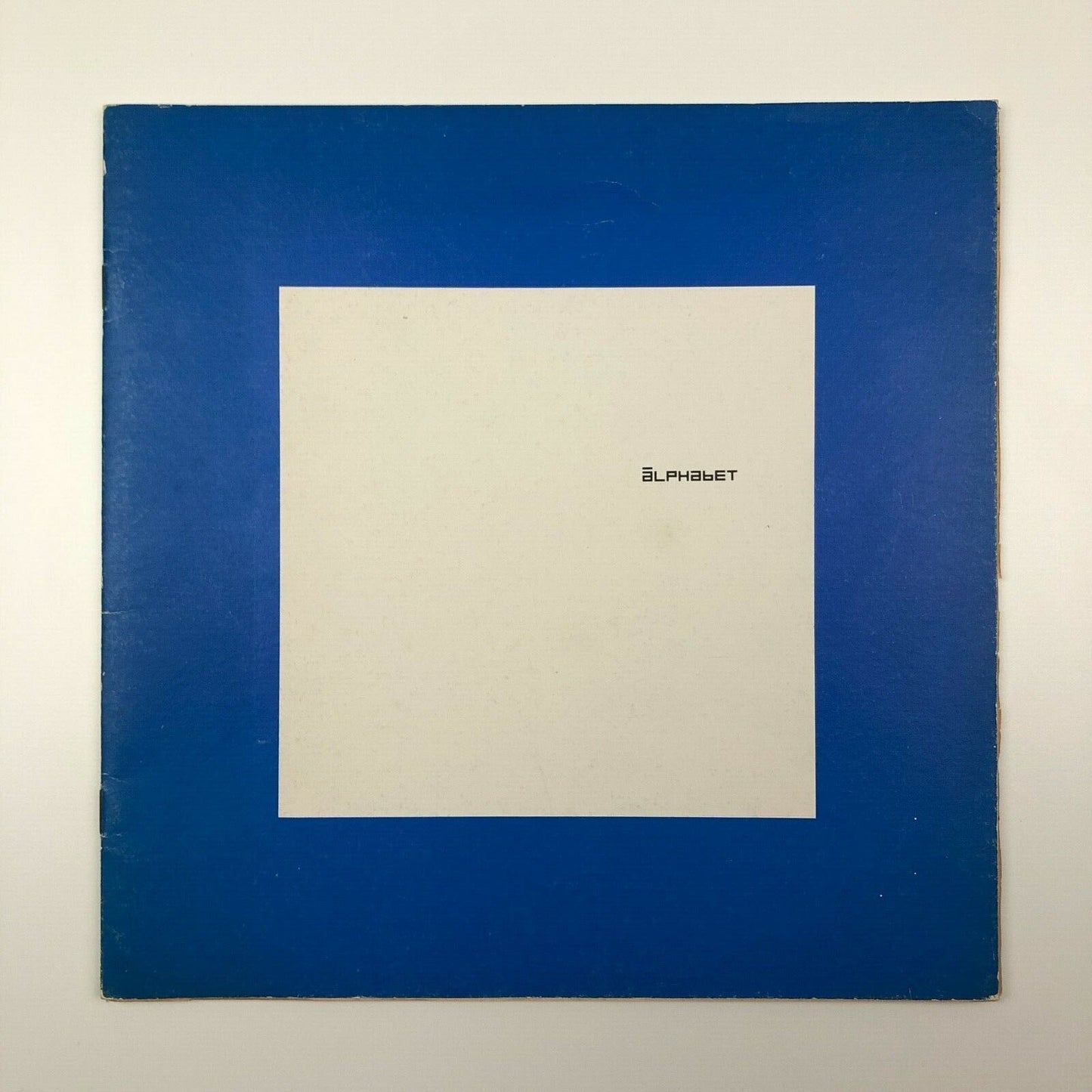 Quadrat Prints | An overview of the 'Alphabet' typeface designed by Timothy Epps, ed. Pieter Brattinga 1970