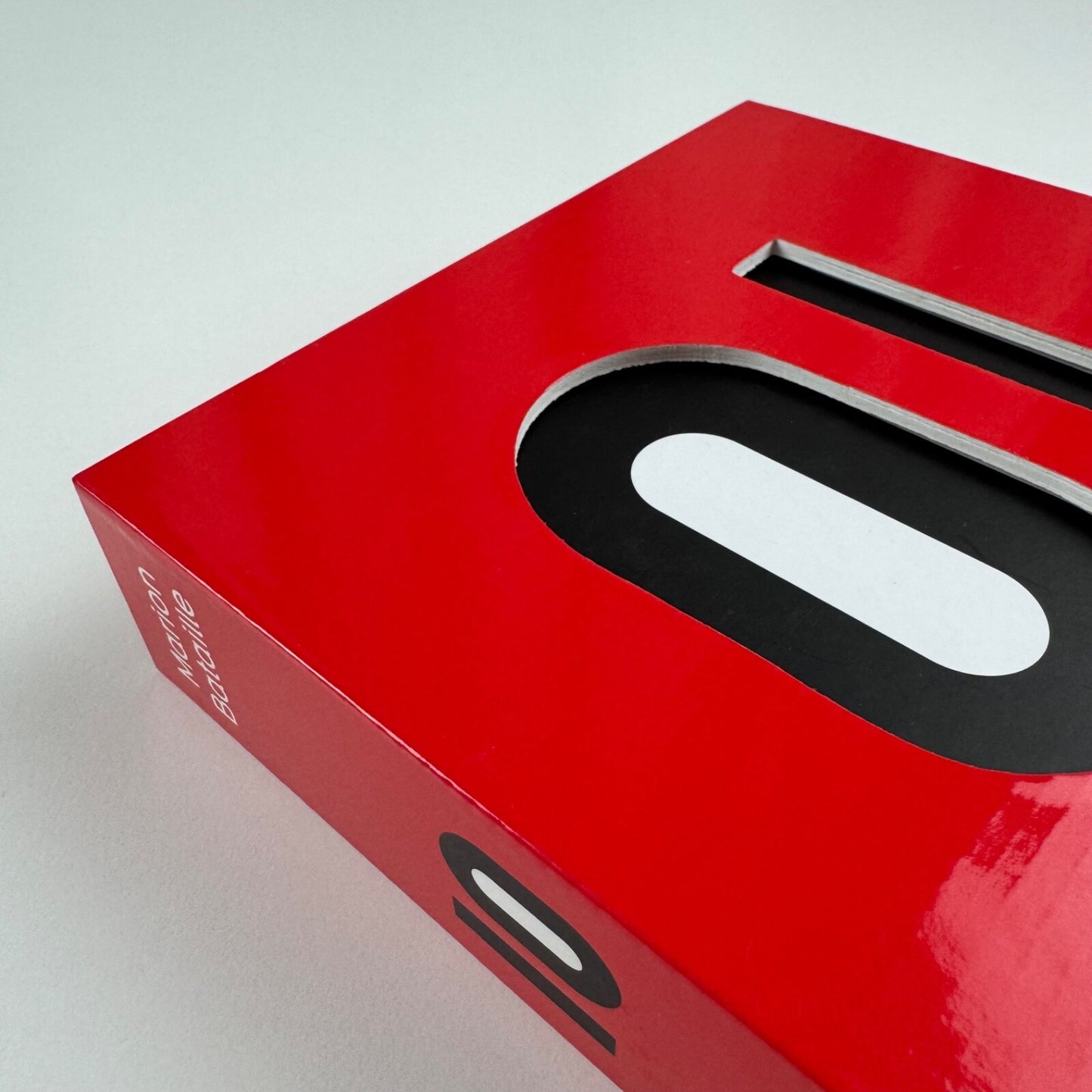 10 Pop-Up by Marion Bataille. 3D pop up book. First American edition in slipcase | Roaring Book Press, 2011