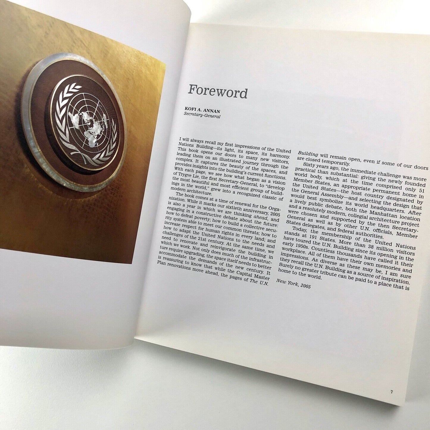 The U.N. Building photographs by Ben Murphy. Essay by Aaron Betsky 2005