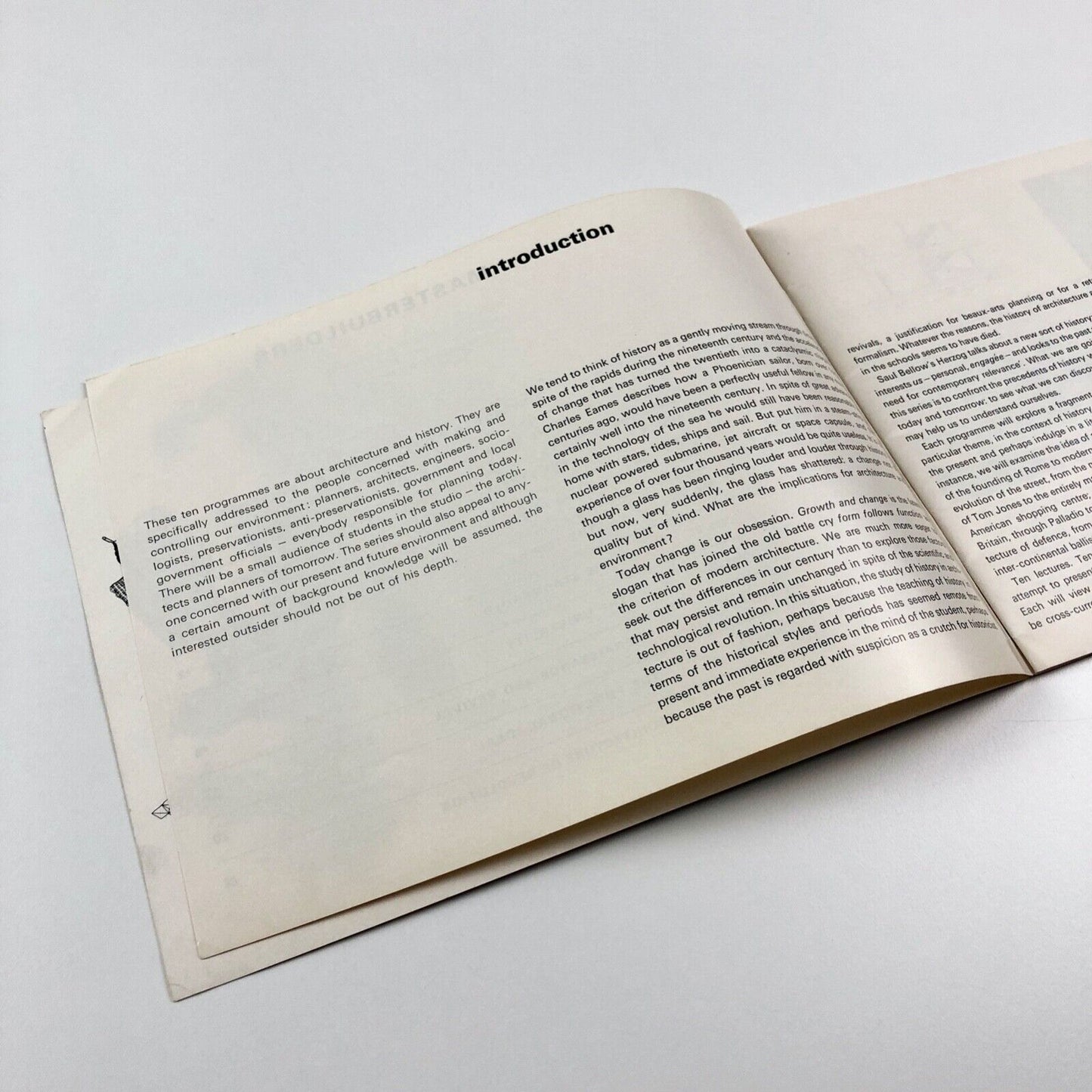 Masterbuilders Implications of change on architectural ideas | introduction by John Donat, BBC Publications, 1966