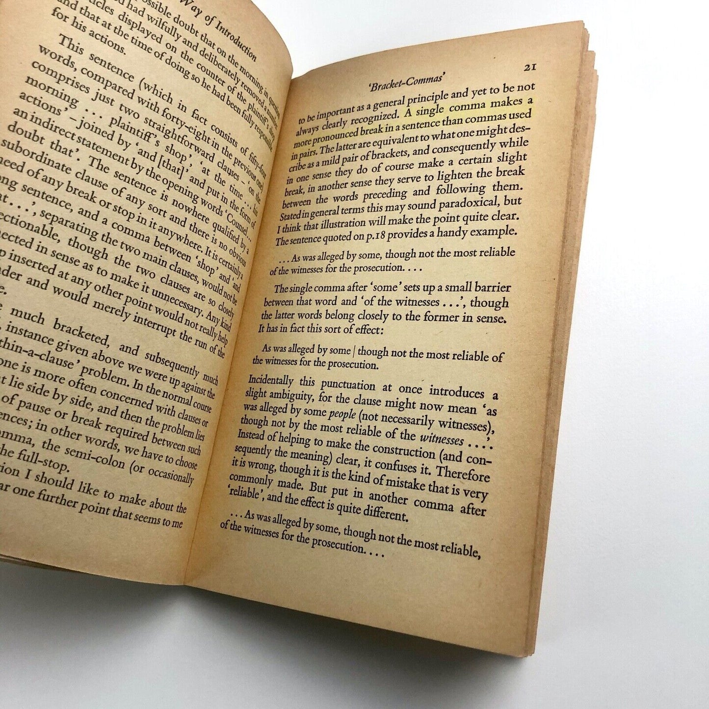 Mind the Stop. A brief guide to punctuation by G.V Carey | Pelican Books, 1971