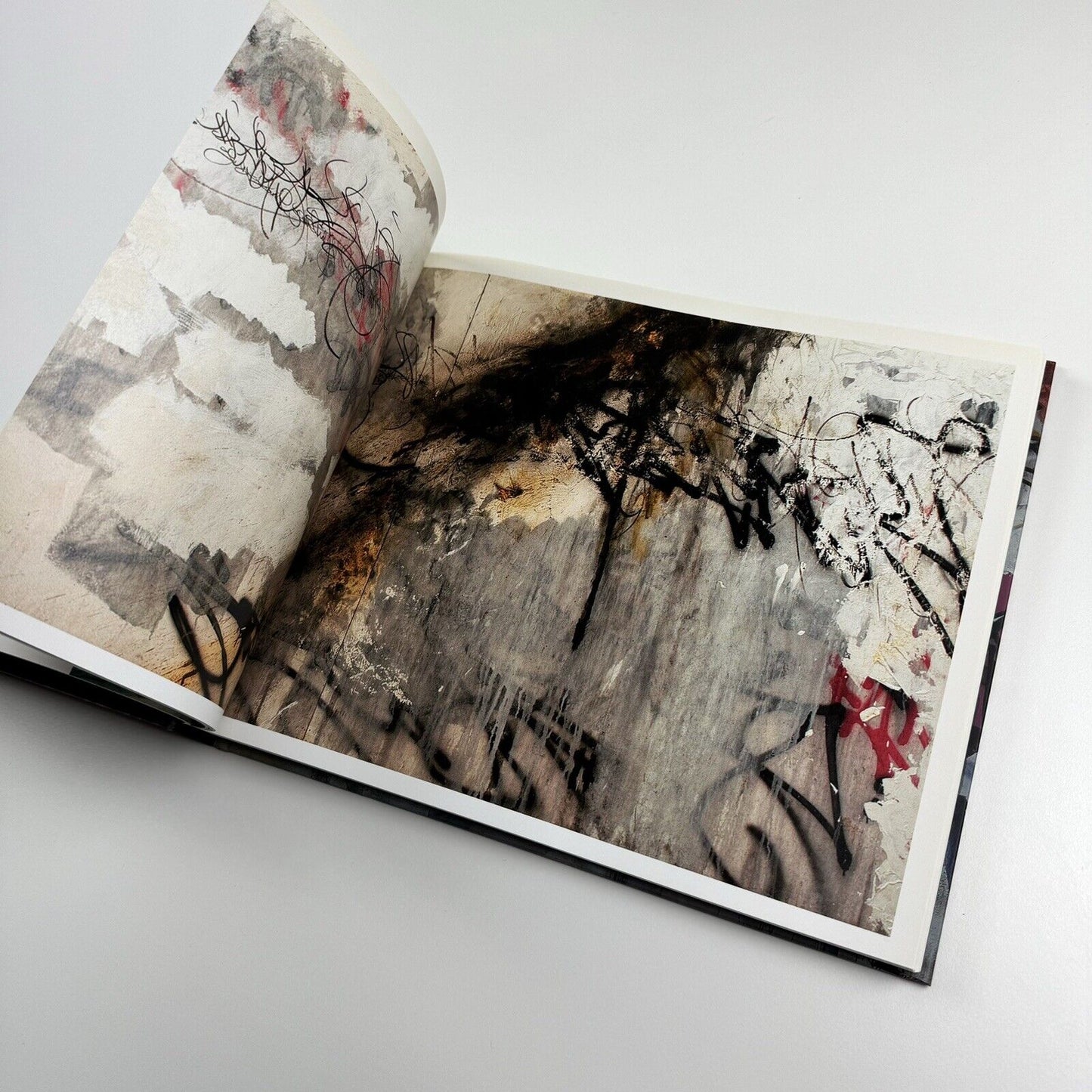 José Parlá: Walls, Diaries, and Paintings | Edited by Bryce Wolkowitz Gallery | Hatje Cantz, 2011