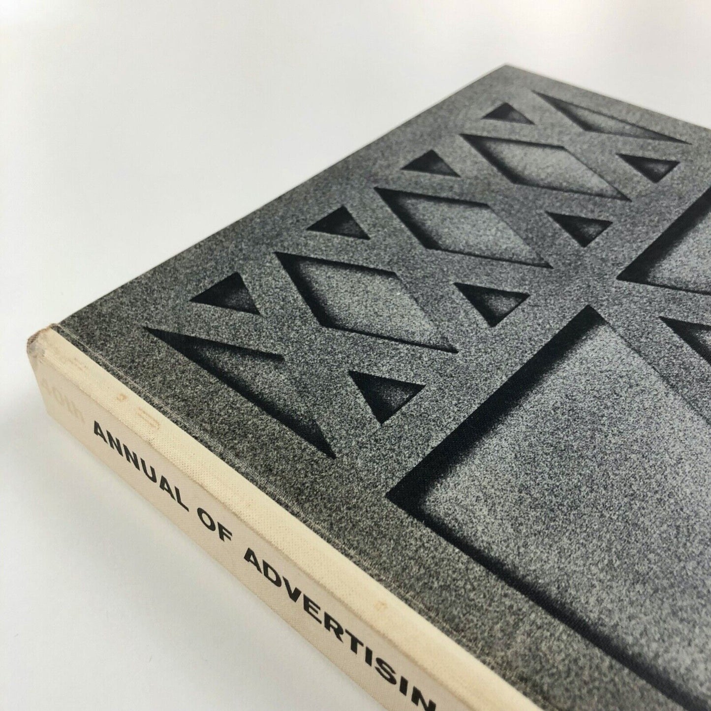 40th Annual of Advertising and Editorial Art of the Art Directors Club of New York | Edited by Robert M. Smith. Farrar, Strauss & Cudahy, New York, 1961
