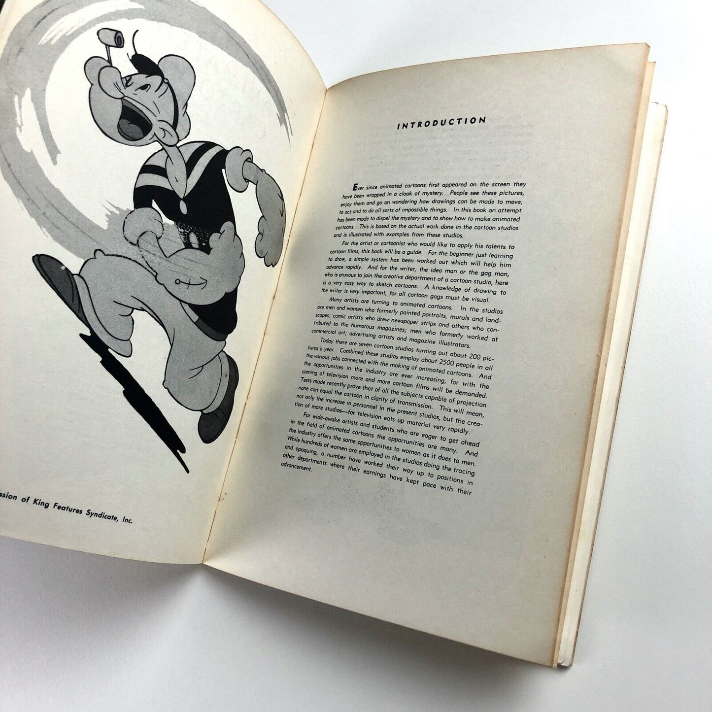 PM – Journal for Production Managers & Art Directors. Vol 7, No 6, August 1941 | Edited by Robert L. Leslie and Percy Seitlin.