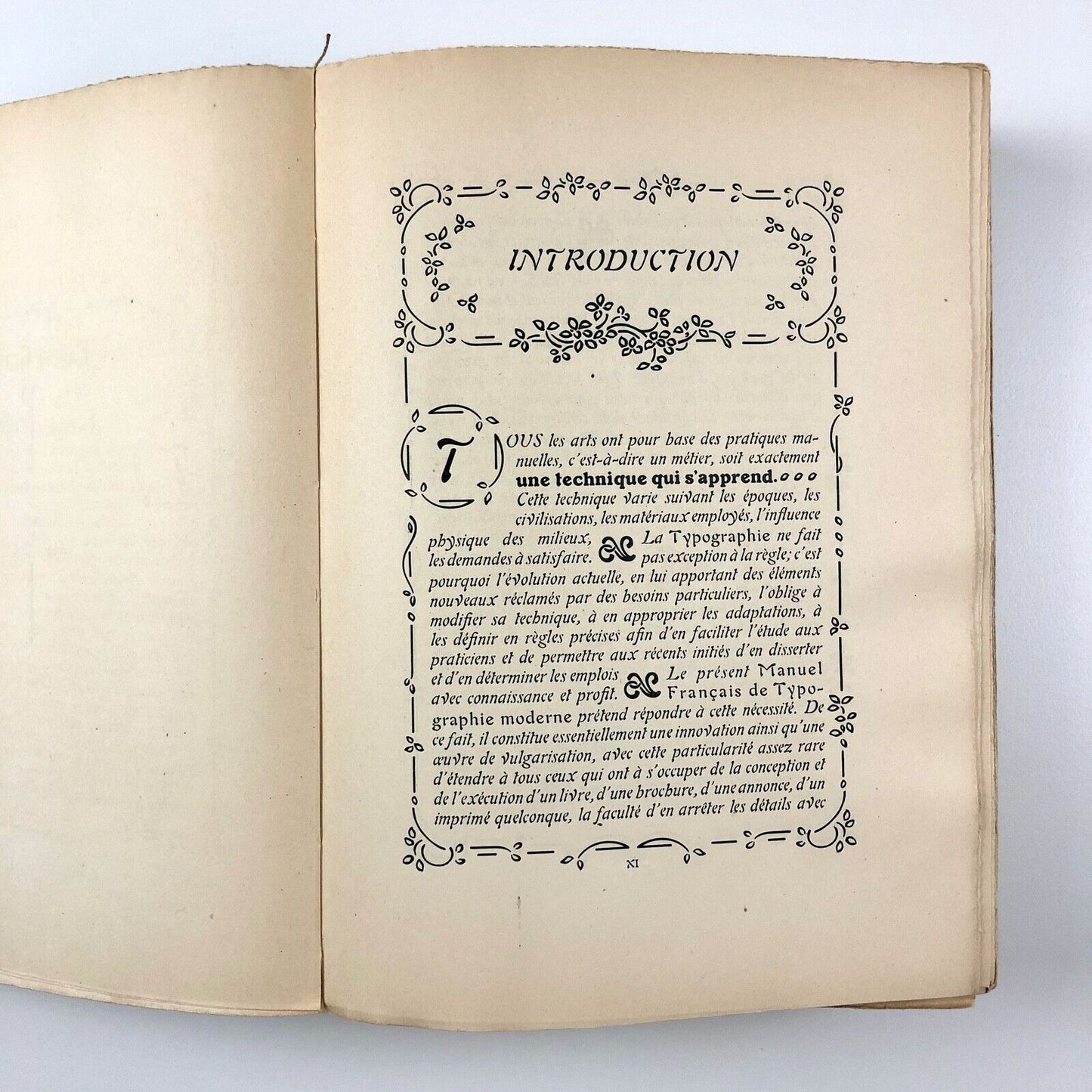 Manuel Français de Typographie Moderne by F. Thibaudeau | Paris, Au Bureaux de l’edition, 1924