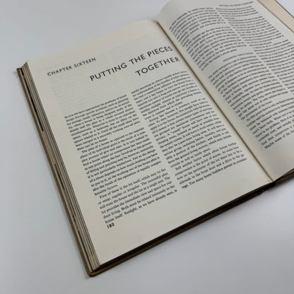 Tomorrow's House. A Complete Guide for the Home-builder by George Nelson and Henry Wright | Simon and Schuster / The Architectural Press, 3rd printing, 1945
