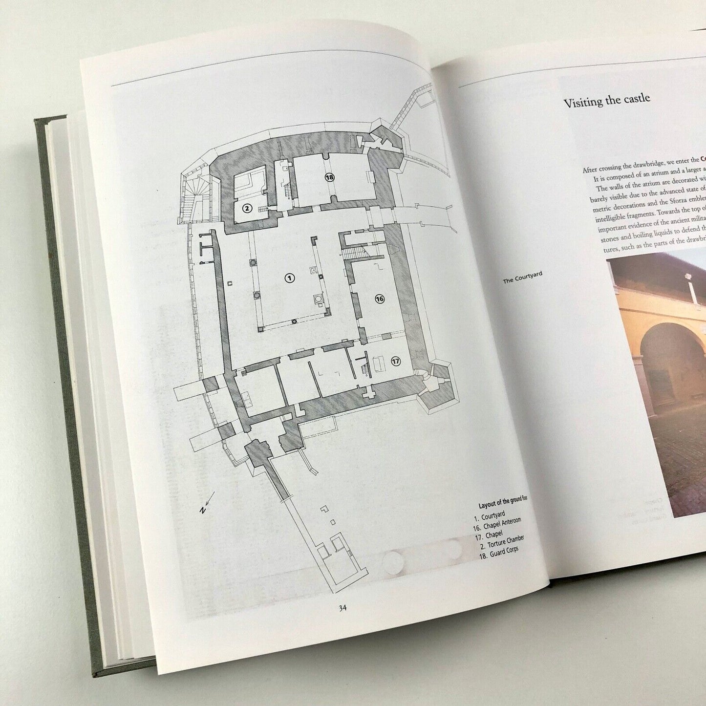 The Castle of Gradara by Maria Rosaria Valazzi | Institute Poligrafico e Mecca della Stato, 2004