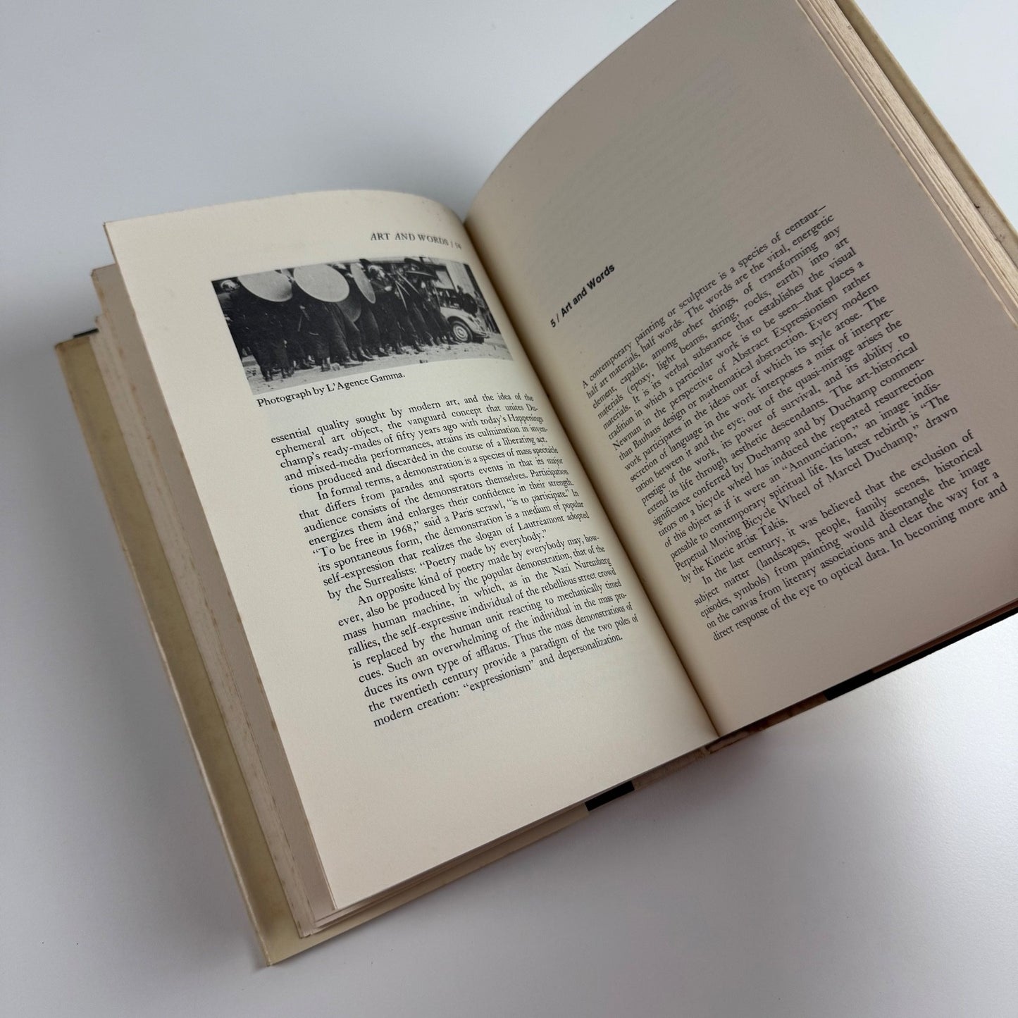 The De-definition of Art. Action Art to Pop to Earthworks by Harold Rosenberg | Secker & Warburg, 1972