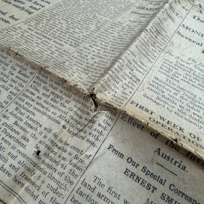 The Daily News newspaper ‘Zeppelin raid over outer London’ No 21599 1 June 1915. Final War Edition
