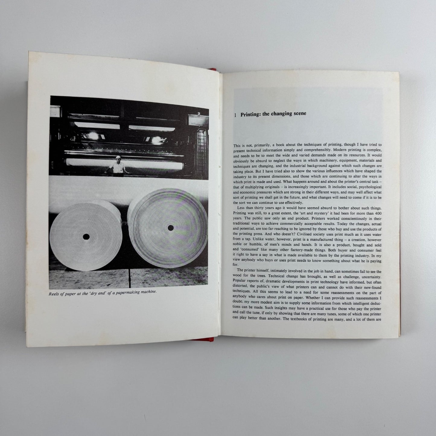 An approach to print. A basic guide to the printing processes Roy Brewer 1971