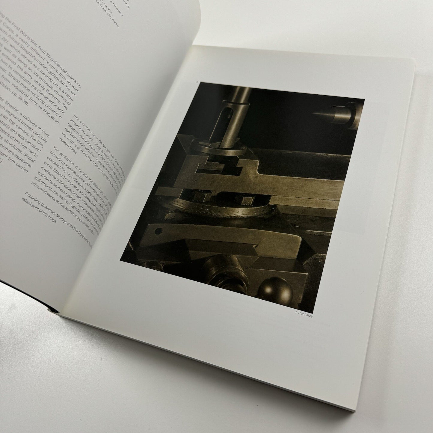 Photographs. Sale catalogue – Phillips de Pury & Company, New York, October 2006