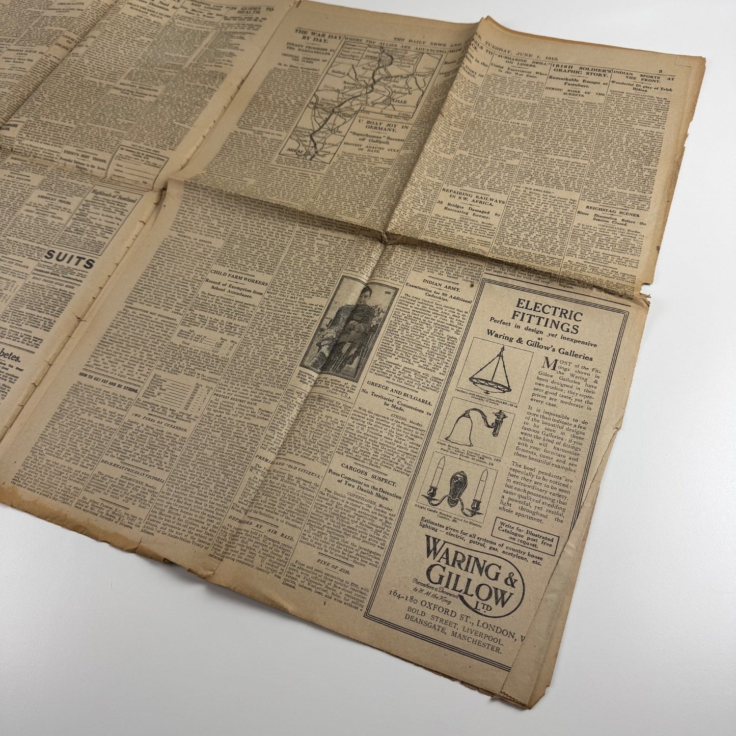 The Daily News newspaper ‘Zeppelin raid over outer London’ No 21599 1 June 1915. Final War Edition
