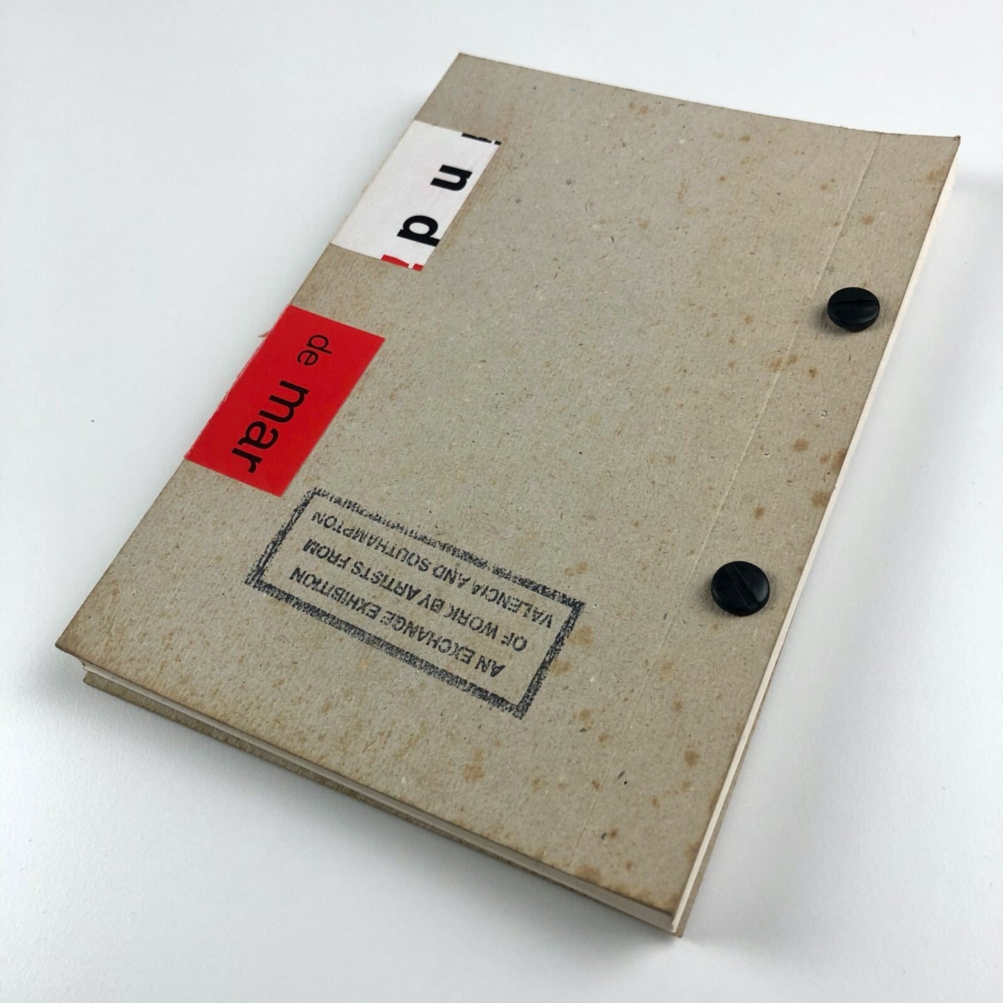 An exchange exhibition of work by artists from Valencia and Southampton | Southampton Institute of Higher Education catalogue, 1993