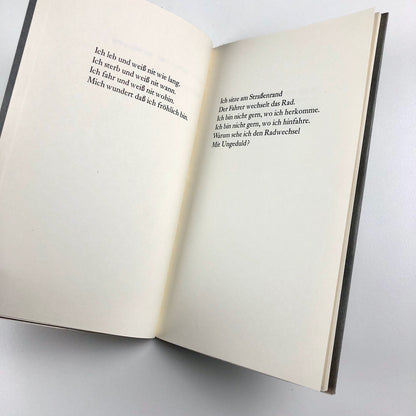 Schrift ist nicht nur zum Lesen da. Eine Studie über den Charakter der Schrift von Peter Willberg | D. Stempel AG, 1982 | Limited edition, numbered 77