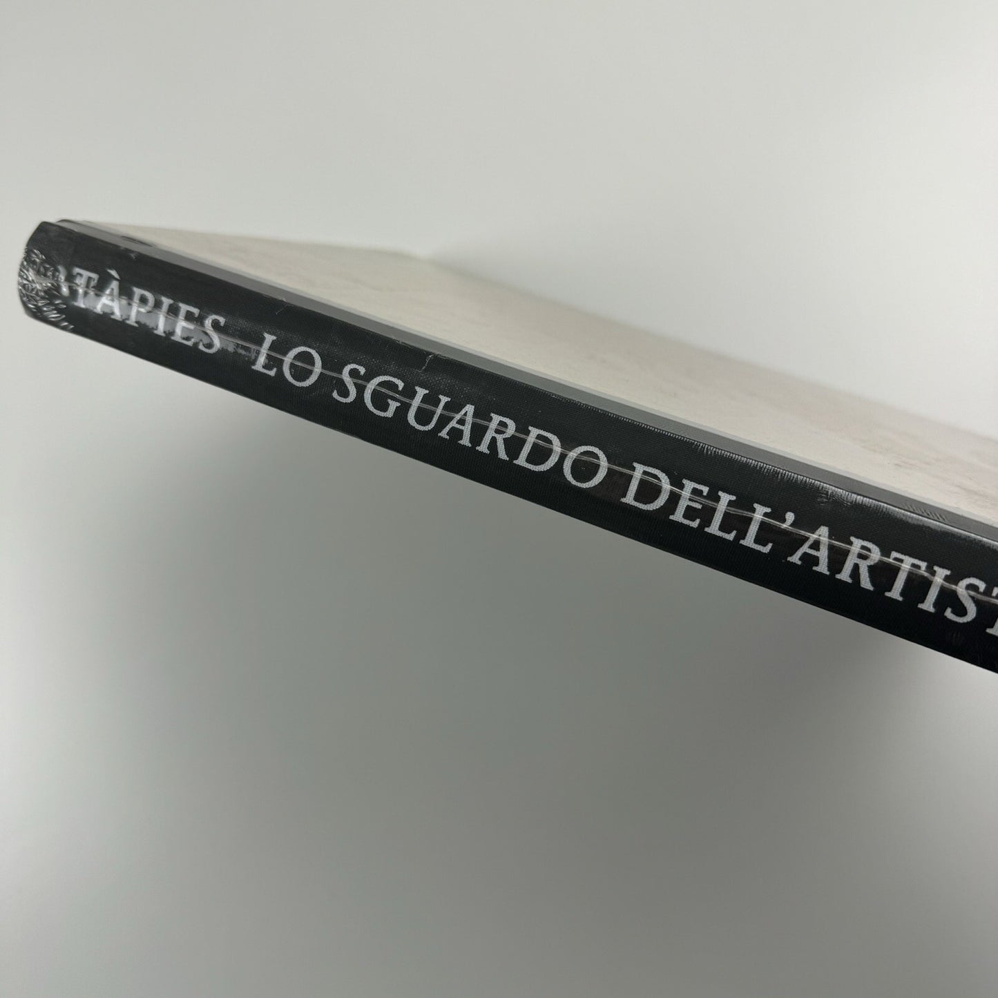 Antoni Tapies: Lo Sguardo dell’Artista | MER Paper Kunsthalle, 2014 | Axel Vervoordt, Toni Tapies, Daniela Ferretti