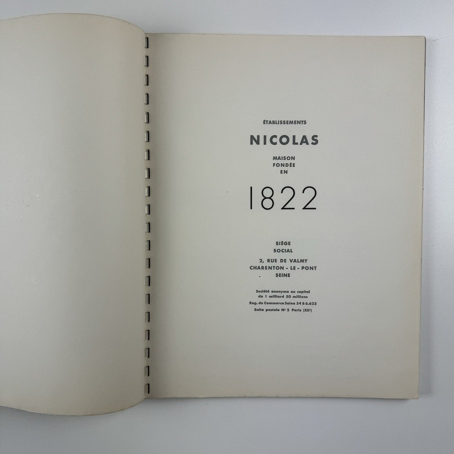Établissements Nicolas: Maison Fondee En 1822. Alfred Latour | Published by Societe Anonyme Au Capitale, 1955 edition