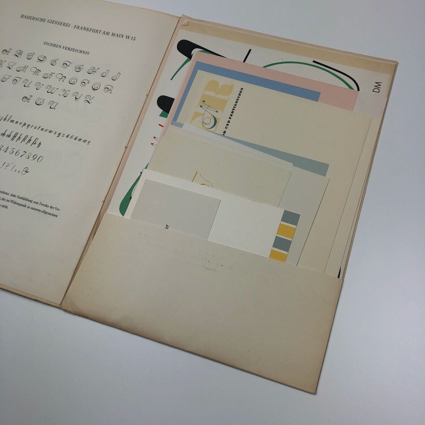 Symphonie | Nach Entwüfen von Imre Reiner | Bauersche Giesserei | Type specimen folder and inserts