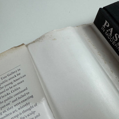 Passages in modern sculpture by Rosalind E. Krauss | Thames & Hudson, 1977
