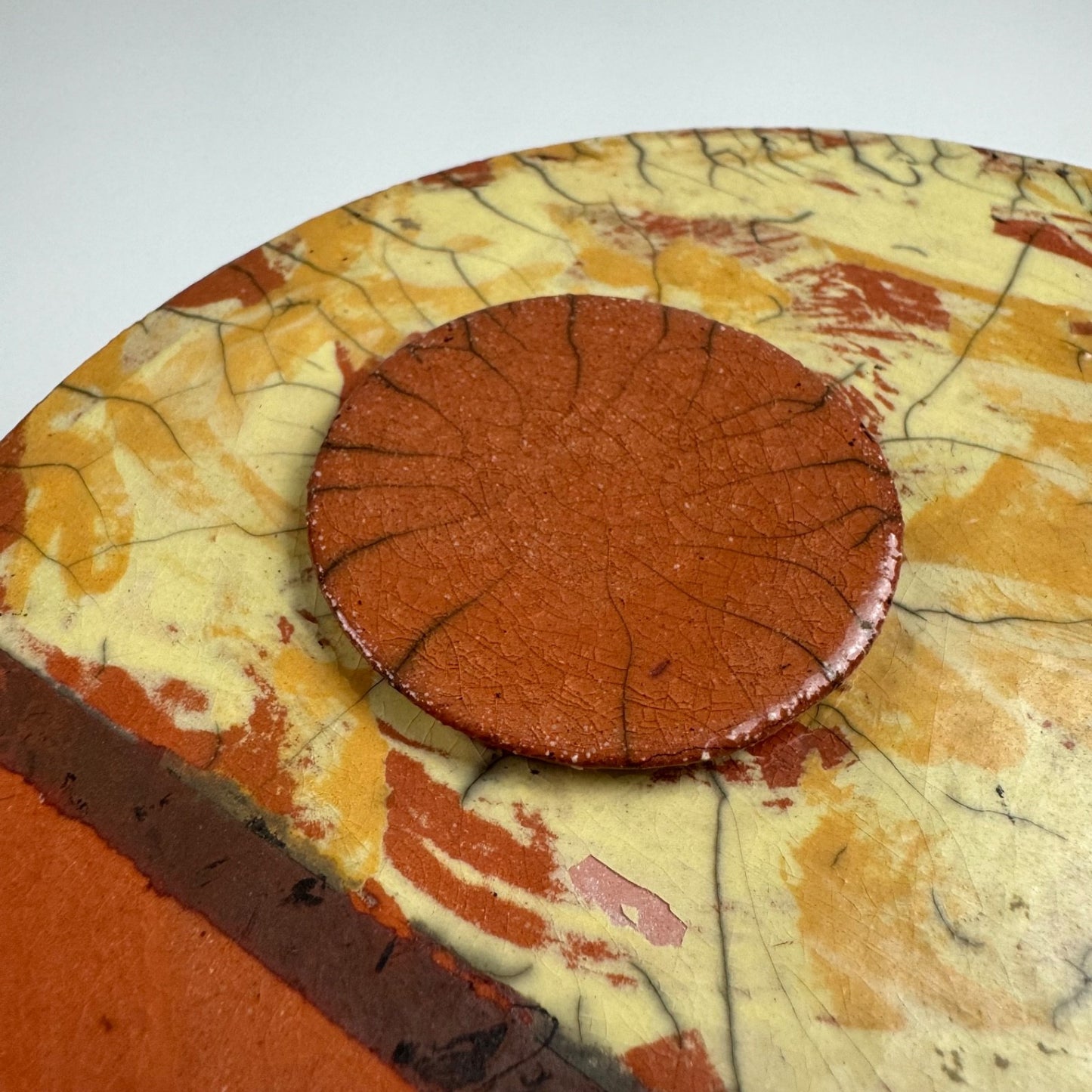 Ceramic vessel by artists and studio ceramicist Ellen Rijsdorp | Kruithuis Keramiek Netherlandish, c.1990