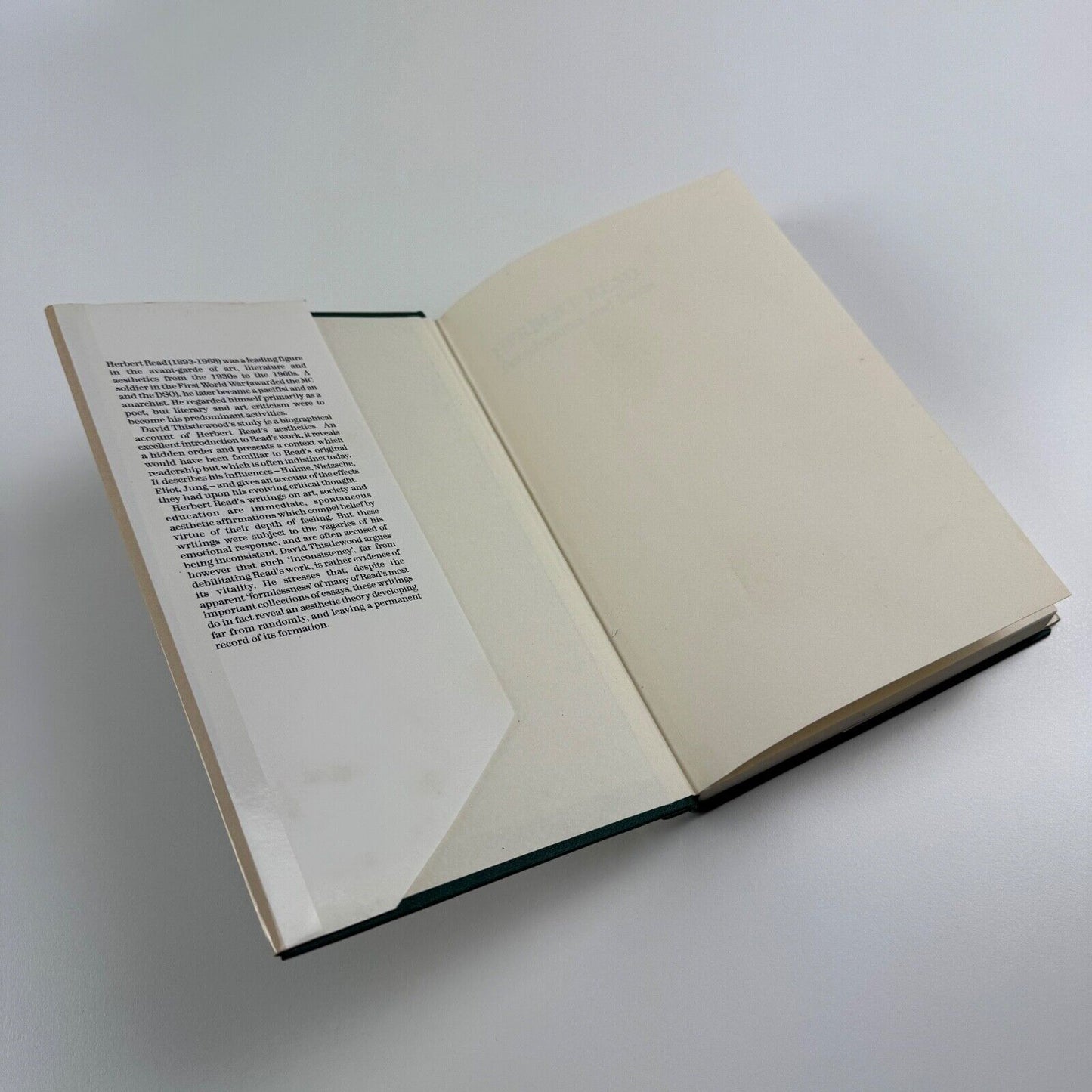 Herbert Read. Formlessness and Form. An introduction to his aesthetics by David Thistlewood | Routledge & Kegan Paul, 1984