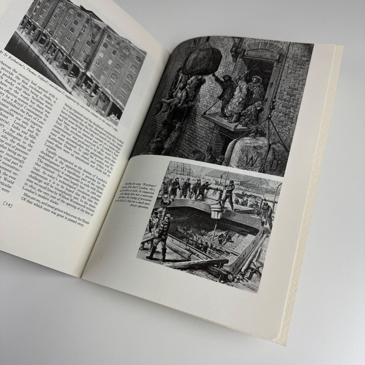 London’s Dockland. Glimpses of the Past. Cyril Sweett | Stellar Press, 1986