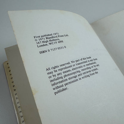 An approach to print. A basic guide to the printing processes Roy Brewer 1971