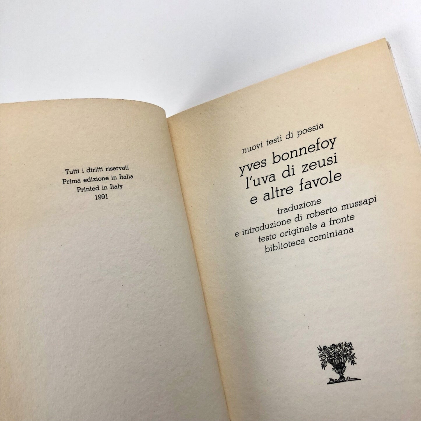 Yves Bonnefoy – L'Uva di Zeusi e Altre Favole | Biblioteca Cominiana, 1991