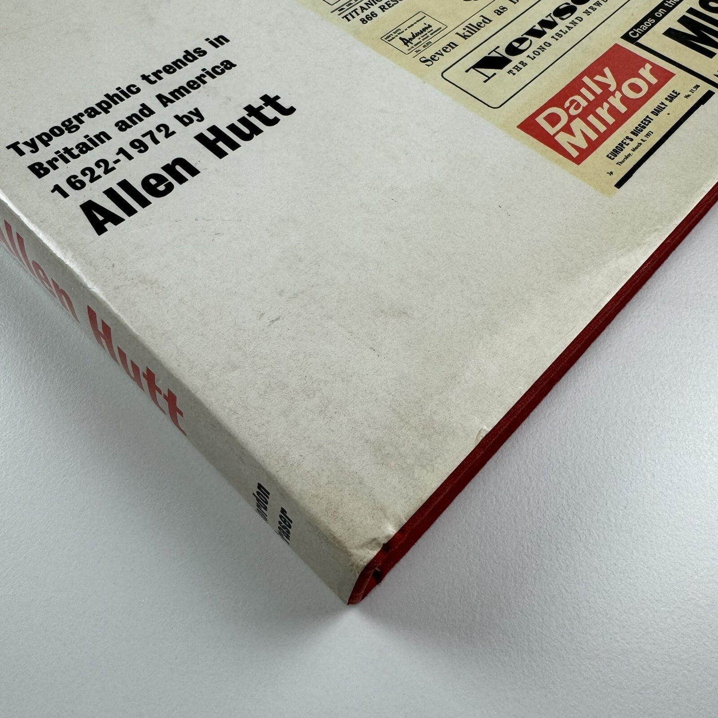 The Changing Newspaper – Typographic trends in Britain and America | Allen Hutt | Gordon Fraser, 1973