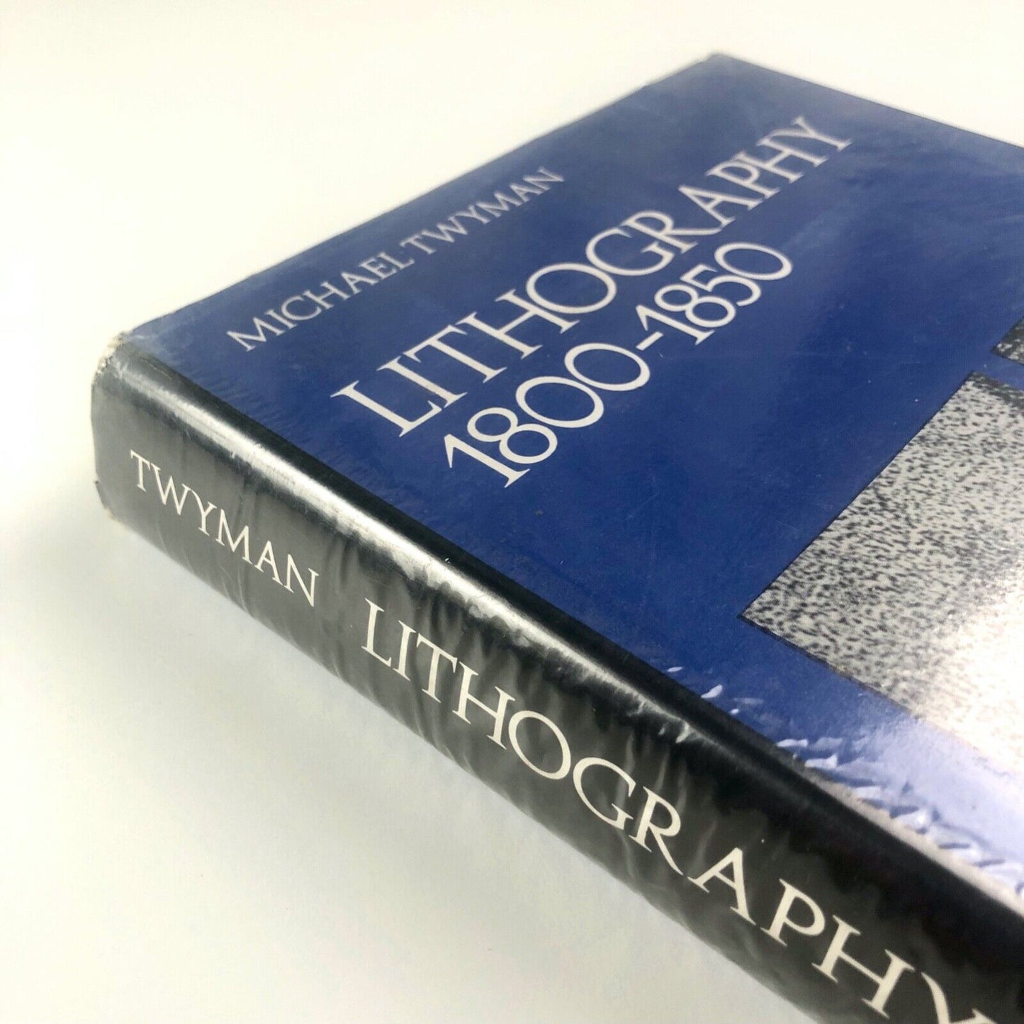 Lithography 1800-1850. The techniques of drawing on stone in England and France and their application in works of topography by Michael Twyman | Oxford University Press, 1970