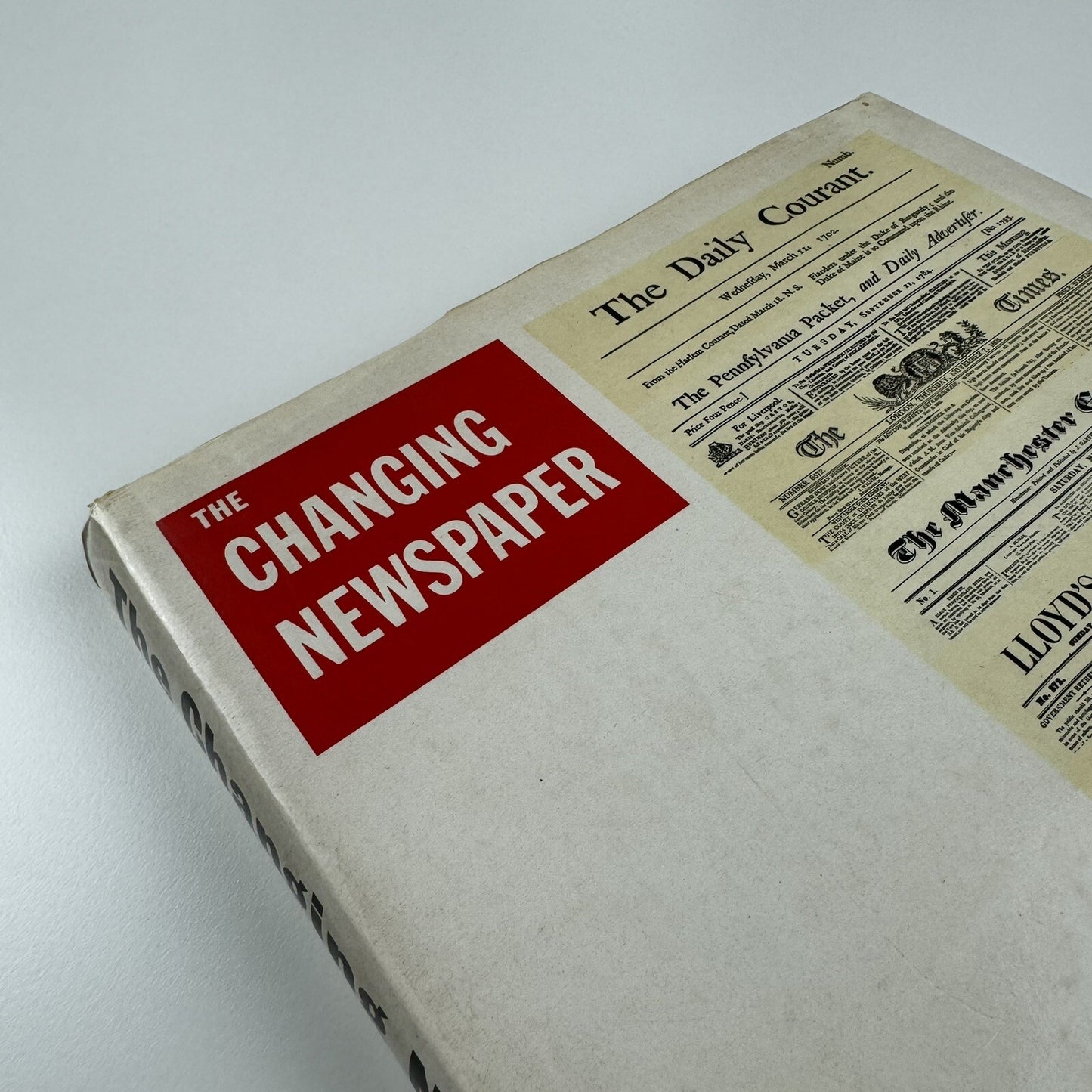 The Changing Newspaper – Typographic trends in Britain and America | Allen Hutt | Gordon Fraser, 1973