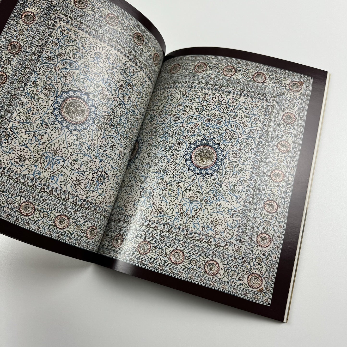 The Pearl Carpet of Baroda | Sotheby's sale catalogue, Doha, 19 March 2009