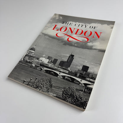 The City of London. The official guide. undated 1970/80s + Guildhall leaflet