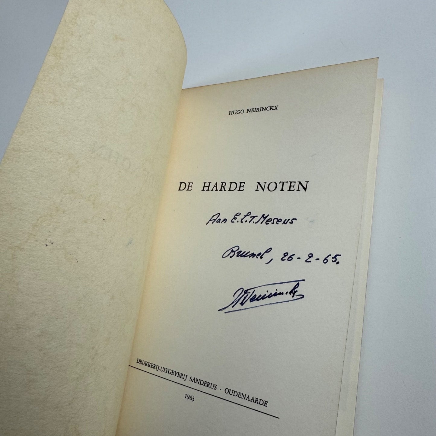 De Harde Noten by Hugo Neirinckx Limited edition 177/300 signed by the author to E.L.T. Mesens