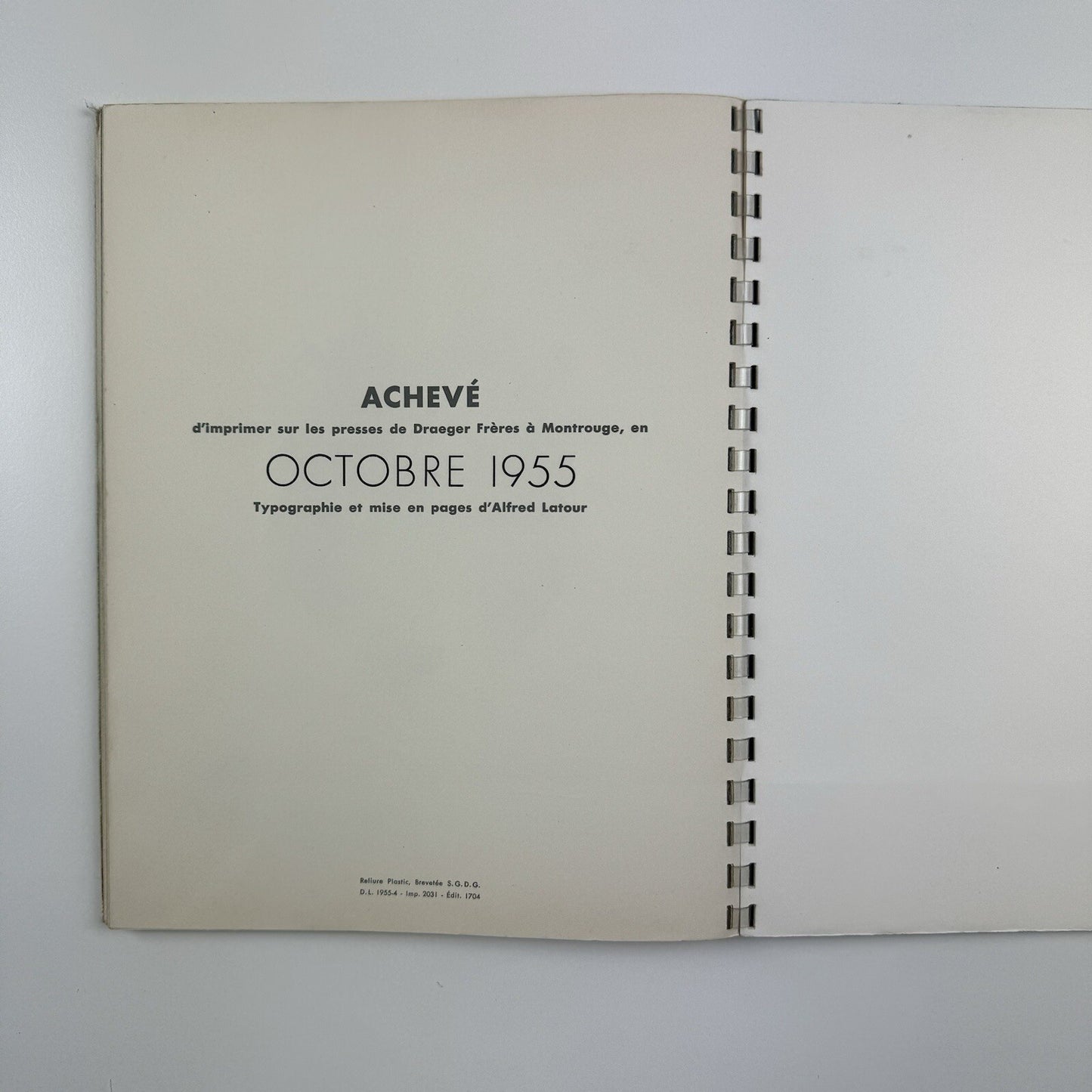 Établissements Nicolas: Maison Fondee En 1822. Alfred Latour | Published by Societe Anonyme Au Capitale, 1955 edition
