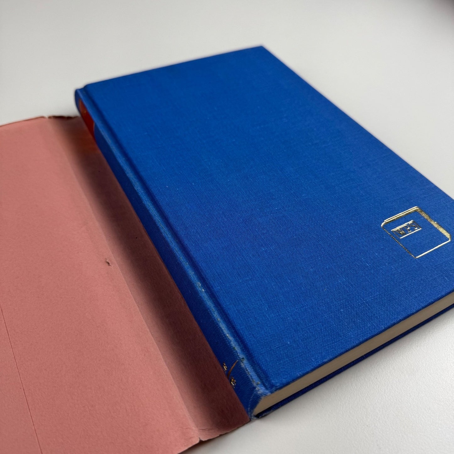The Western Type Book 194 specimens of typefaces for books Hamish Hamilton 1970 new revised edition foreword by Hans Schmoller