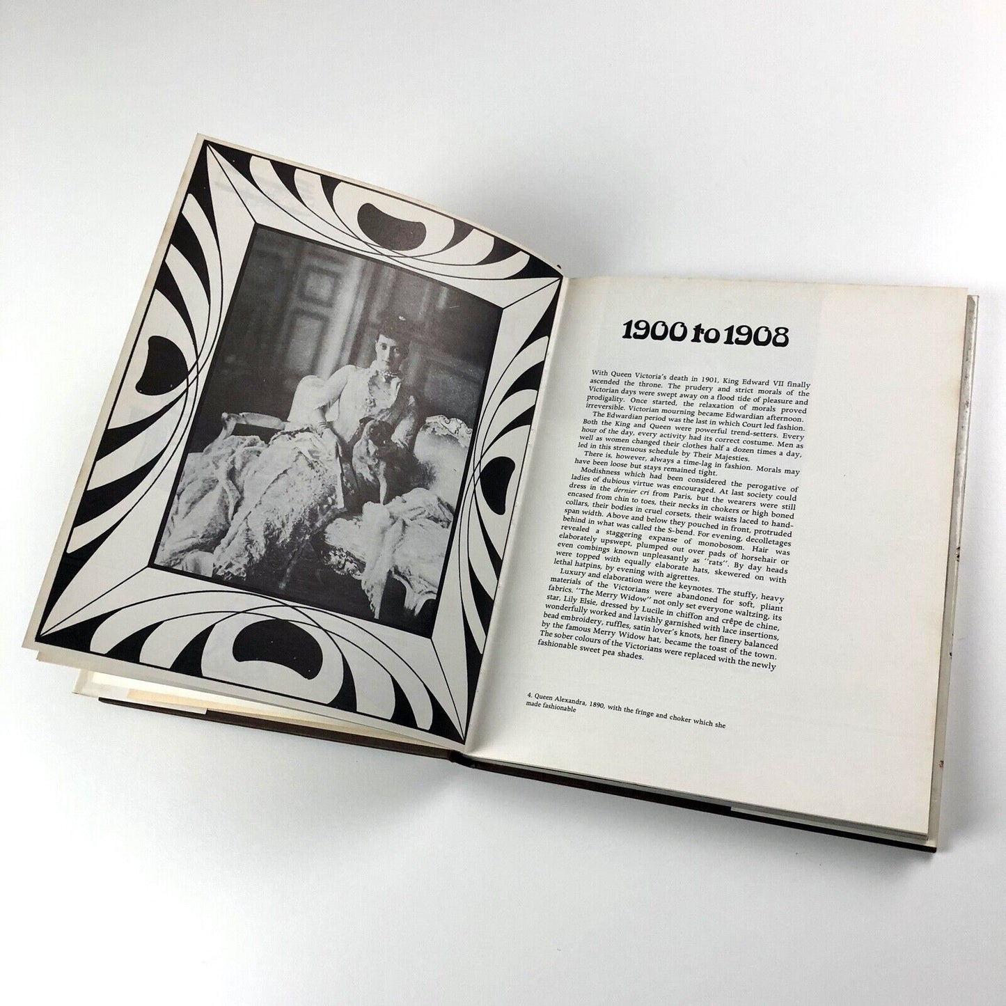 20th Century Fashion: A Scrapbook - 1900 to Today | Ernestine Carter, 1975 | ex-libris Michael Stennett