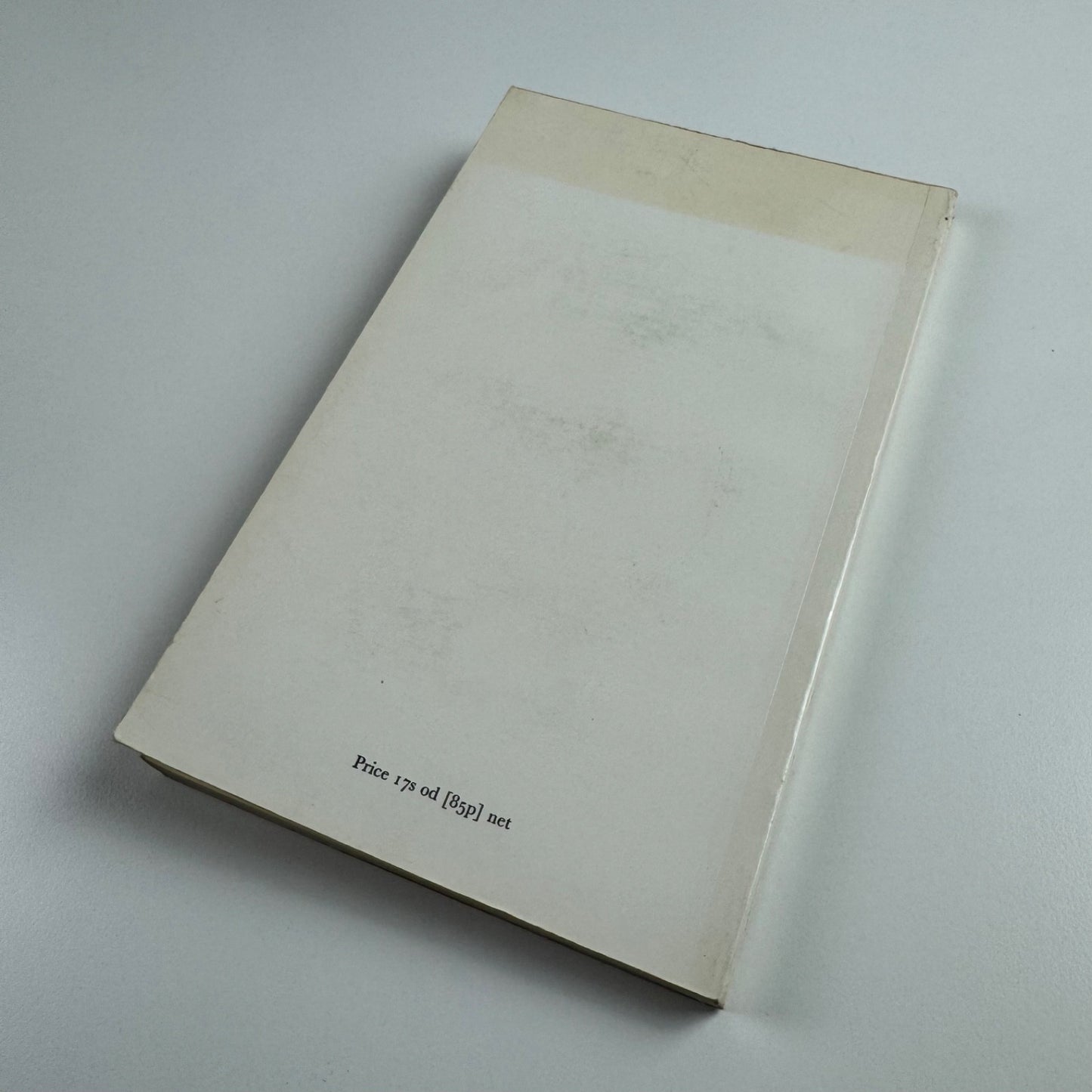 English Chairs. Victoria and Albert Museum introduction by Ralph Edwards, HMSO, 1970